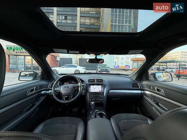 Серый Форд Эксплорер, объемом двигателя 2.26 л и пробегом 68 тыс. км за 18000 $, фото 27 на Automoto.ua