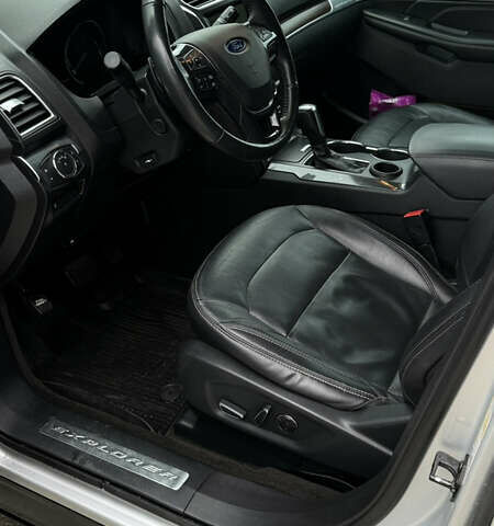 Сірий Форд Експлорер, об'ємом двигуна 3.5 л та пробігом 153 тис. км за 20000 $, фото 24 на Automoto.ua