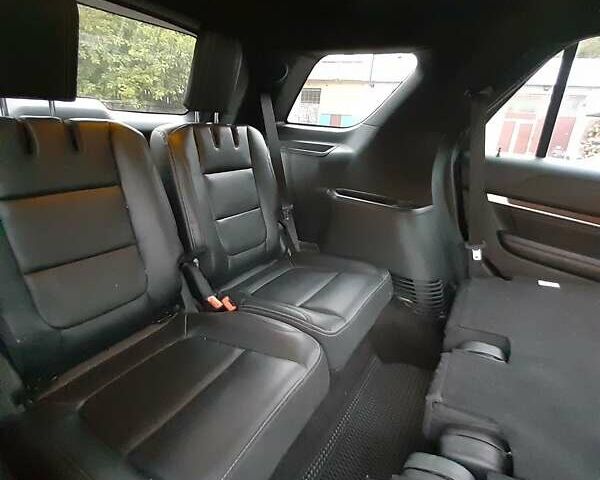 Серый Форд Эксплорер, объемом двигателя 3.5 л и пробегом 165 тыс. км за 20500 $, фото 12 на Automoto.ua