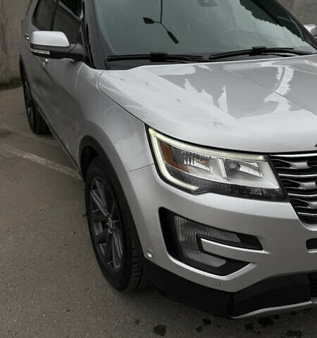 Сірий Форд Експлорер, об'ємом двигуна 3.5 л та пробігом 153 тис. км за 20000 $, фото 1 на Automoto.ua