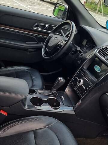 Серый Форд Эксплорер, объемом двигателя 3.5 л и пробегом 165 тыс. км за 20500 $, фото 37 на Automoto.ua