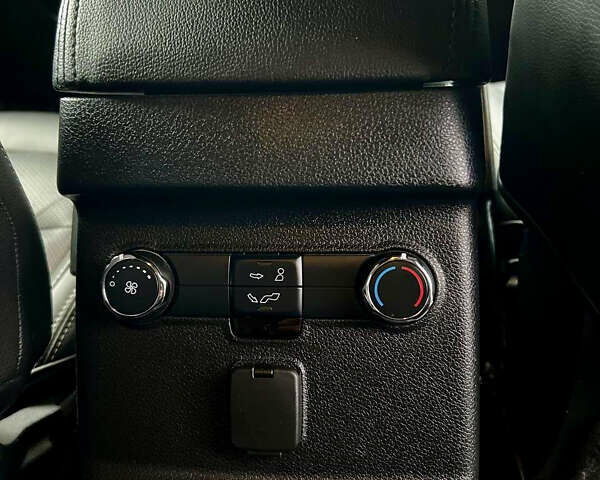 Серый Форд Эксплорер, объемом двигателя 3.5 л и пробегом 149 тыс. км за 18700 $, фото 32 на Automoto.ua