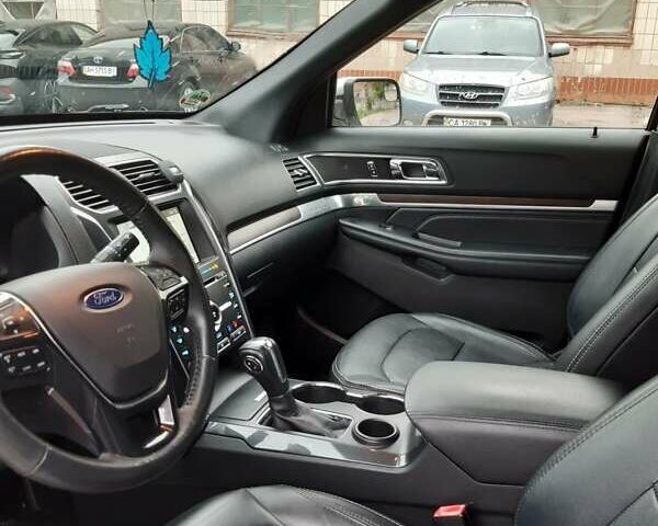 Серый Форд Эксплорер, объемом двигателя 3.5 л и пробегом 165 тыс. км за 20500 $, фото 19 на Automoto.ua