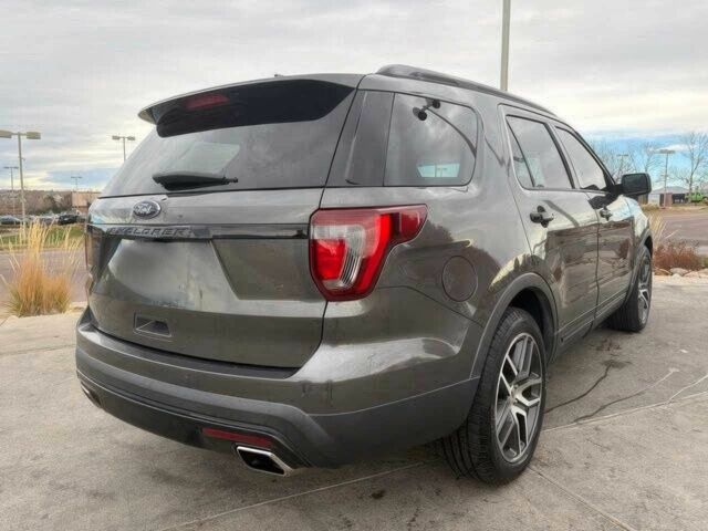 Серый Форд Эксплорер, объемом двигателя 3.5 л и пробегом 64 тыс. км за 11000 $, фото 2 на Automoto.ua