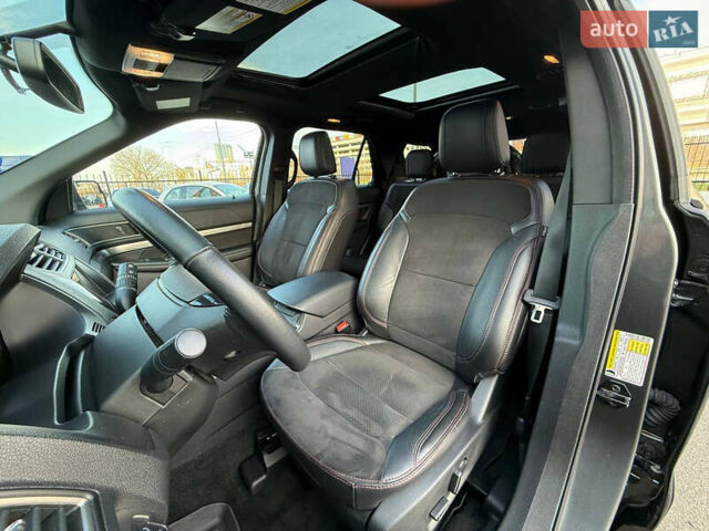 Серый Форд Эксплорер, объемом двигателя 2.26 л и пробегом 68 тыс. км за 18000 $, фото 17 на Automoto.ua