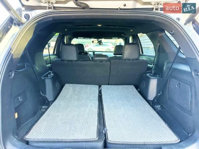 Серый Форд Эксплорер, объемом двигателя 3.5 л и пробегом 132 тыс. км за 18300 $, фото 44 на Automoto.ua