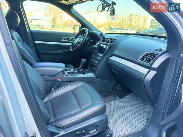 Серый Форд Эксплорер, объемом двигателя 3.5 л и пробегом 132 тыс. км за 18300 $, фото 34 на Automoto.ua