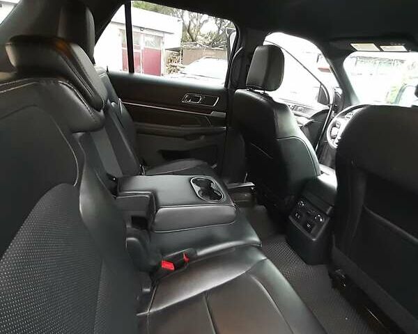 Серый Форд Эксплорер, объемом двигателя 3.5 л и пробегом 165 тыс. км за 20500 $, фото 13 на Automoto.ua