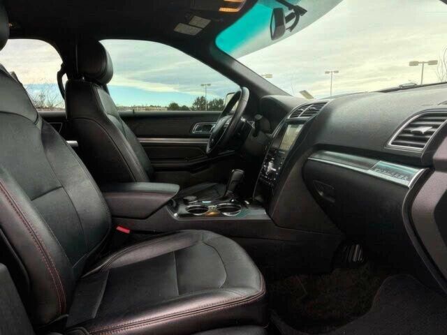 Серый Форд Эксплорер, объемом двигателя 3.5 л и пробегом 64 тыс. км за 11000 $, фото 6 на Automoto.ua