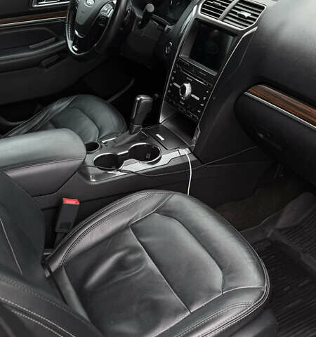 Сірий Форд Експлорер, об'ємом двигуна 3.5 л та пробігом 153 тис. км за 20000 $, фото 33 на Automoto.ua