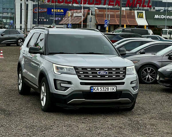 Серый Форд Эксплорер, объемом двигателя 3.5 л и пробегом 149 тыс. км за 18700 $, фото 1 на Automoto.ua