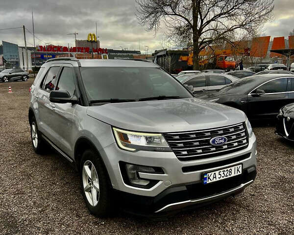 Серый Форд Эксплорер, объемом двигателя 3.5 л и пробегом 149 тыс. км за 18700 $, фото 5 на Automoto.ua