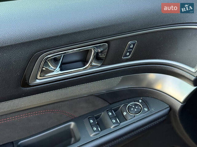 Серый Форд Эксплорер, объемом двигателя 2.26 л и пробегом 68 тыс. км за 18000 $, фото 14 на Automoto.ua