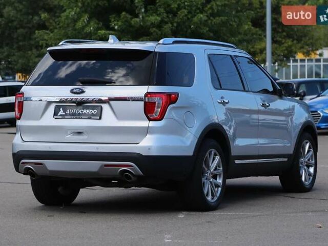 Серый Форд Эксплорер, объемом двигателя 3.5 л и пробегом 163 тыс. км за 23900 $, фото 6 на Automoto.ua