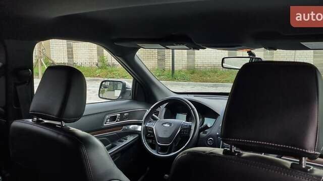 Серый Форд Эксплорер, объемом двигателя 3.5 л и пробегом 165 тыс. км за 20500 $, фото 39 на Automoto.ua