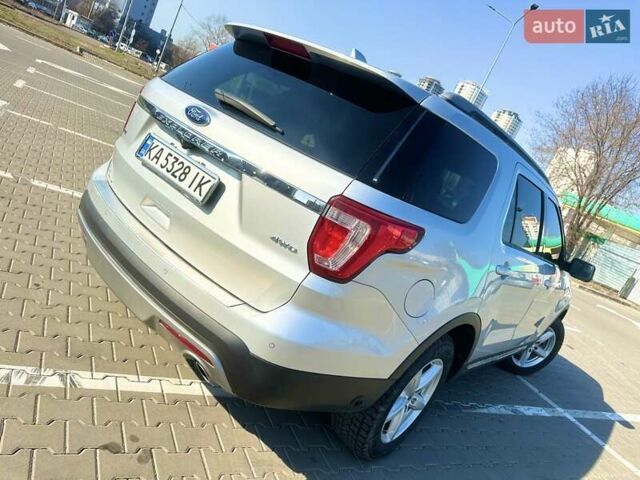 Серый Форд Эксплорер, объемом двигателя 3.5 л и пробегом 132 тыс. км за 18300 $, фото 18 на Automoto.ua