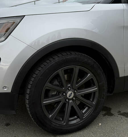 Сірий Форд Експлорер, об'ємом двигуна 3.5 л та пробігом 153 тис. км за 20000 $, фото 39 на Automoto.ua