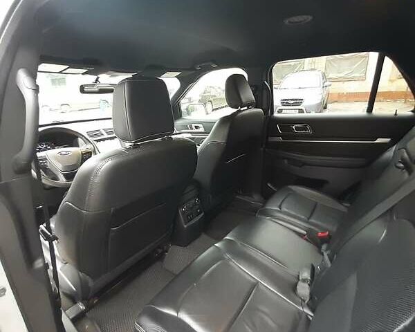 Серый Форд Эксплорер, объемом двигателя 3.5 л и пробегом 165 тыс. км за 20500 $, фото 14 на Automoto.ua