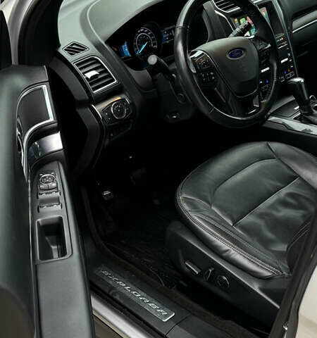 Сірий Форд Експлорер, об'ємом двигуна 3.5 л та пробігом 153 тис. км за 20000 $, фото 22 на Automoto.ua