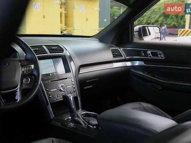 Серый Форд Эксплорер, объемом двигателя 3.5 л и пробегом 163 тыс. км за 23900 $, фото 15 на Automoto.ua