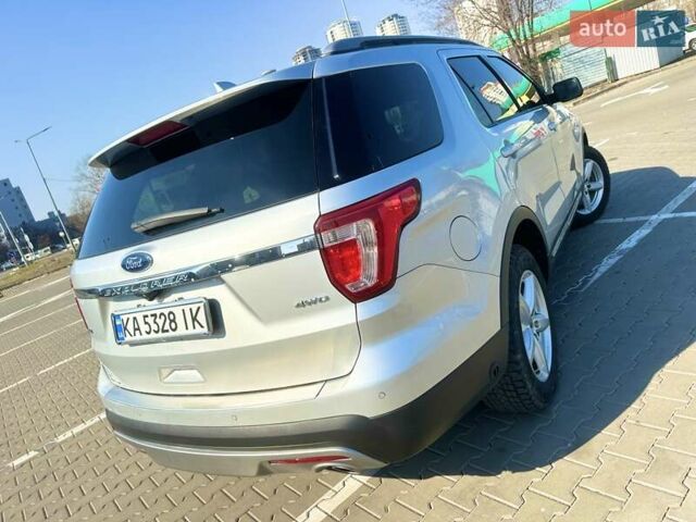 Серый Форд Эксплорер, объемом двигателя 3.5 л и пробегом 132 тыс. км за 18300 $, фото 17 на Automoto.ua