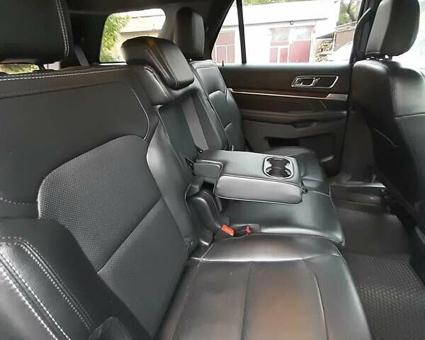 Серый Форд Эксплорер, объемом двигателя 3.5 л и пробегом 165 тыс. км за 20500 $, фото 7 на Automoto.ua