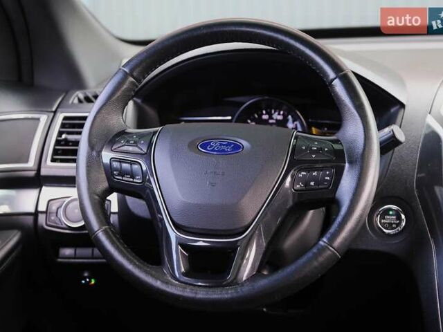 Серый Форд Эксплорер, объемом двигателя 3.5 л и пробегом 163 тыс. км за 23900 $, фото 16 на Automoto.ua