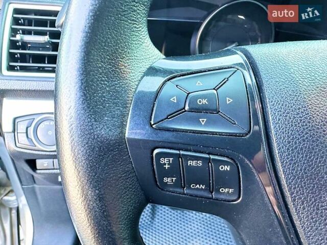 Серый Форд Эксплорер, объемом двигателя 3.5 л и пробегом 132 тыс. км за 18300 $, фото 40 на Automoto.ua