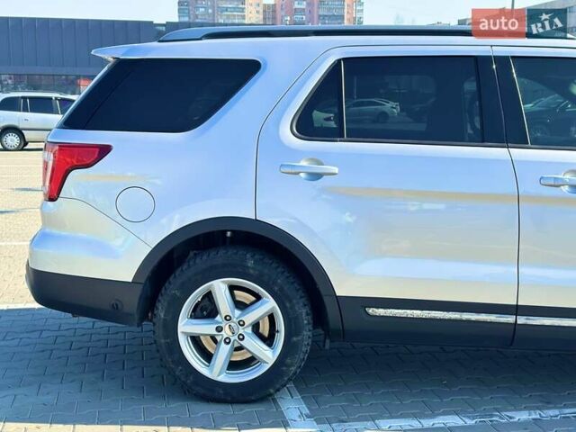 Серый Форд Эксплорер, объемом двигателя 3.5 л и пробегом 132 тыс. км за 18300 $, фото 22 на Automoto.ua