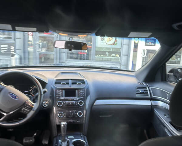 Сірий Форд Експлорер, об'ємом двигуна 2.26 л та пробігом 167 тис. км за 16500 $, фото 24 на Automoto.ua