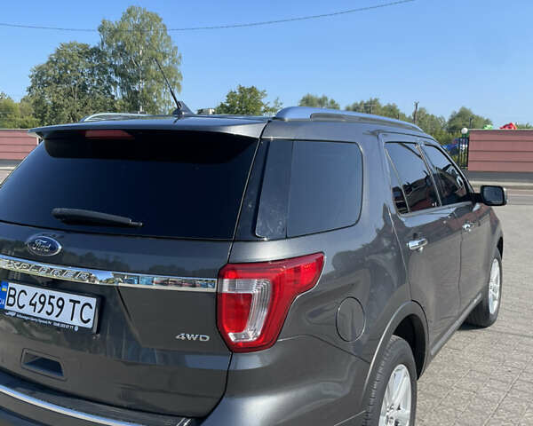 Сірий Форд Експлорер, об'ємом двигуна 3.5 л та пробігом 137 тис. км за 25000 $, фото 24 на Automoto.ua