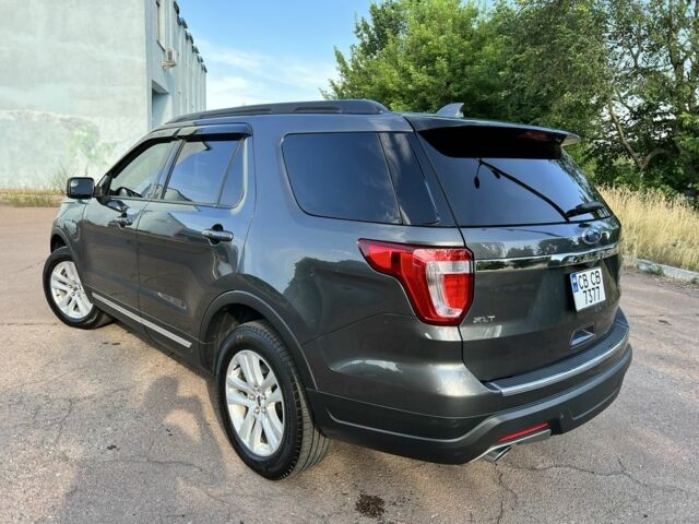 Серый Форд Эксплорер, объемом двигателя 3.5 л и пробегом 125 тыс. км за 465 $, фото 3 на Automoto.ua