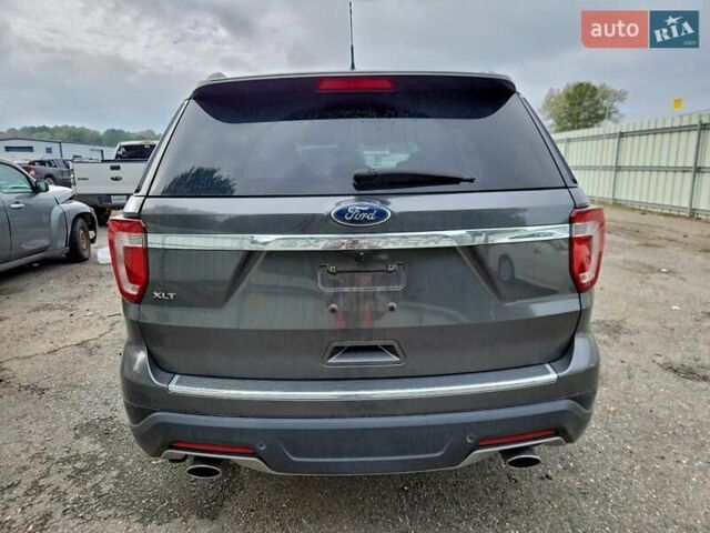 Серый Форд Эксплорер, объемом двигателя 3.5 л и пробегом 100 тыс. км за 3200 $, фото 5 на Automoto.ua