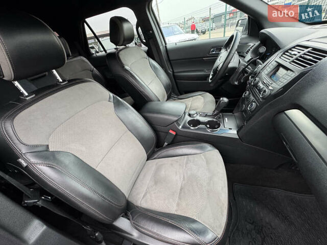 Серый Форд Эксплорер, объемом двигателя 3.73 л и пробегом 272 тыс. км за 17990 $, фото 28 на Automoto.ua