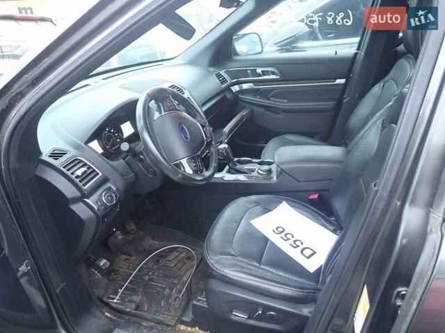 Серый Форд Эксплорер, объемом двигателя 3.5 л и пробегом 198 тыс. км за 14300 $, фото 12 на Automoto.ua
