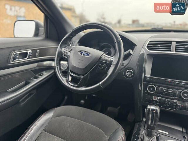 Сірий Форд Експлорер, об'ємом двигуна 3.5 л та пробігом 126 тис. км за 19999 $, фото 48 на Automoto.ua