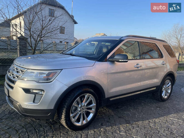 Серый Форд Эксплорер, объемом двигателя 3.5 л и пробегом 145 тыс. км за 16490 $, фото 3 на Automoto.ua