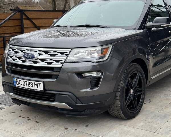 Серый Форд Эксплорер, объемом двигателя 3.5 л и пробегом 129 тыс. км за 20900 $, фото 2 на Automoto.ua