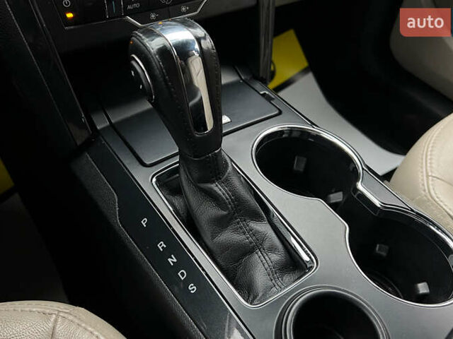 Серый Форд Эксплорер, объемом двигателя 3.5 л и пробегом 130 тыс. км за 19200 $, фото 16 на Automoto.ua