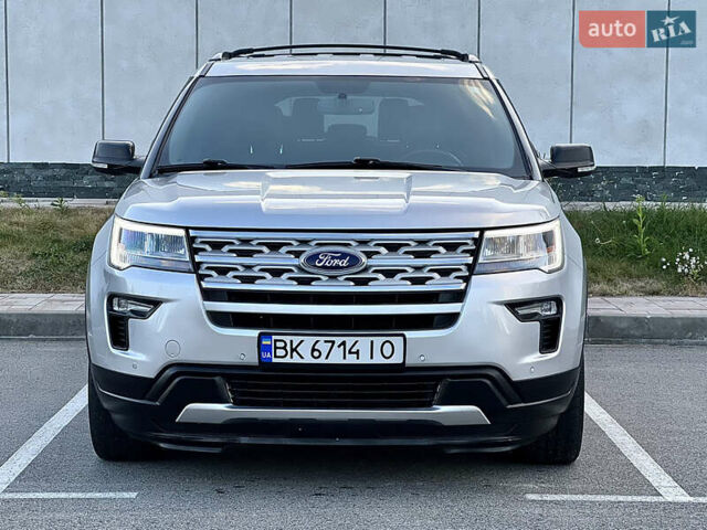 Сірий Форд Експлорер, об'ємом двигуна 3.5 л та пробігом 160 тис. км за 17800 $, фото 1 на Automoto.ua