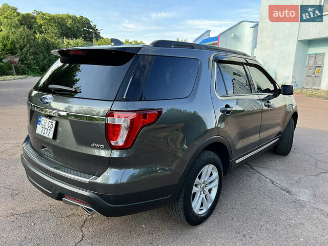Серый Форд Эксплорер, объемом двигателя 3.5 л и пробегом 125 тыс. км за 19500 $, фото 5 на Automoto.ua