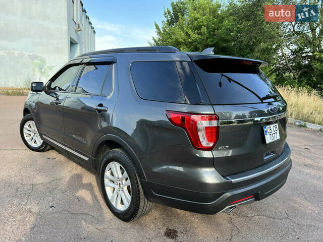 Серый Форд Эксплорер, объемом двигателя 3.5 л и пробегом 125 тыс. км за 19500 $, фото 4 на Automoto.ua
