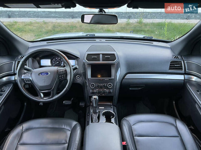 Сірий Форд Експлорер, об'ємом двигуна 3.5 л та пробігом 160 тис. км за 17800 $, фото 35 на Automoto.ua