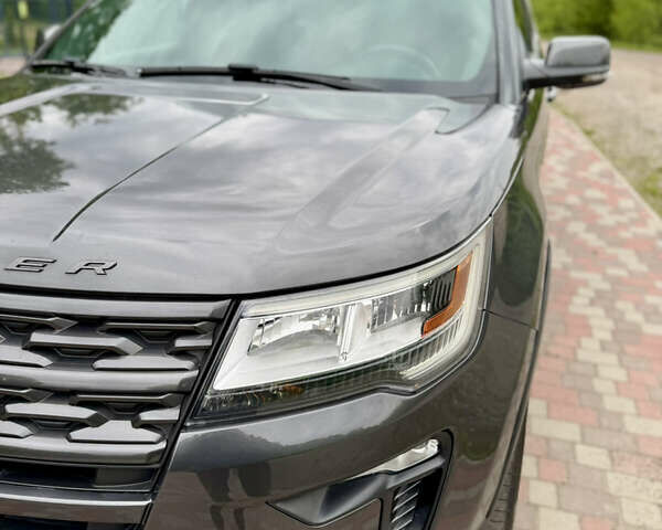 Сірий Форд Експлорер, об'ємом двигуна 3.5 л та пробігом 126 тис. км за 19999 $, фото 34 на Automoto.ua