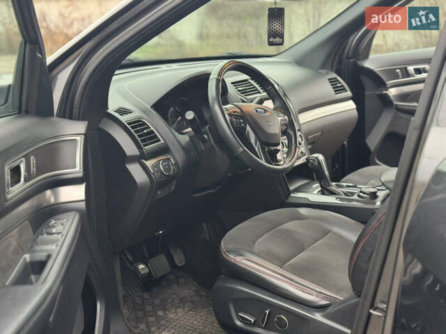 Сірий Форд Експлорер, об'ємом двигуна 3.5 л та пробігом 126 тис. км за 19999 $, фото 41 на Automoto.ua