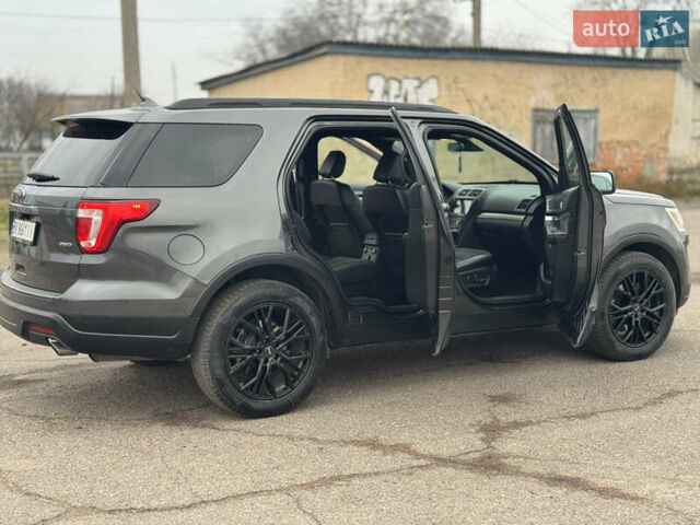 Сірий Форд Експлорер, об'ємом двигуна 3.5 л та пробігом 126 тис. км за 19999 $, фото 27 на Automoto.ua