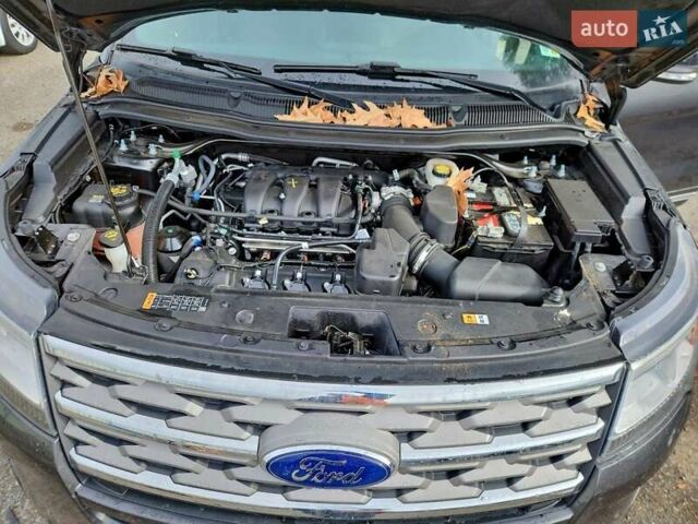 Серый Форд Эксплорер, объемом двигателя 3.5 л и пробегом 100 тыс. км за 3200 $, фото 11 на Automoto.ua
