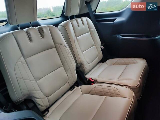 Серый Форд Эксплорер, объемом двигателя 3.5 л и пробегом 159 тыс. км за 22800 $, фото 19 на Automoto.ua