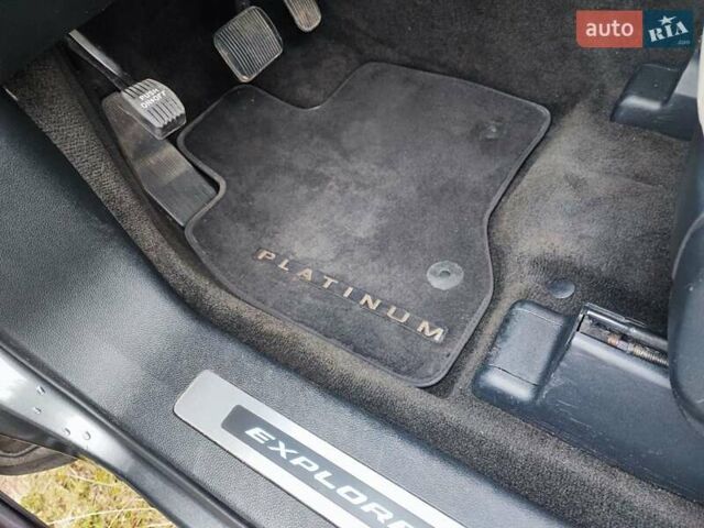 Серый Форд Эксплорер, объемом двигателя 3.5 л и пробегом 159 тыс. км за 22800 $, фото 23 на Automoto.ua