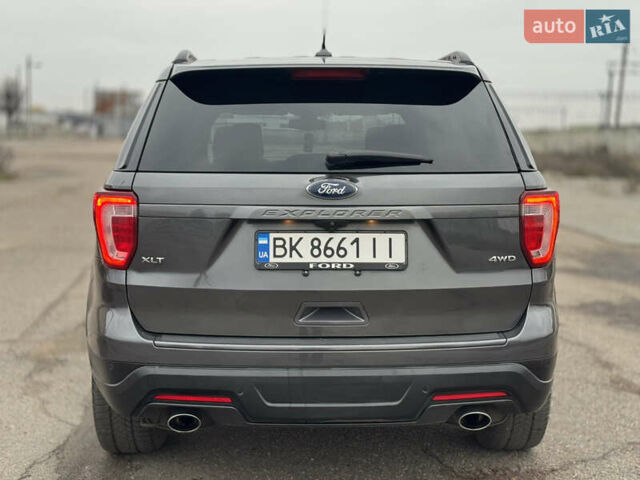 Сірий Форд Експлорер, об'ємом двигуна 3.5 л та пробігом 126 тис. км за 19999 $, фото 13 на Automoto.ua